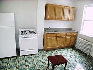 New York 3 Bedrooms roommate share apartment kitchen photo 7