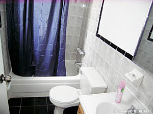 New York 3 Bedrooms roommate share apartment bathroom 1 photo 8