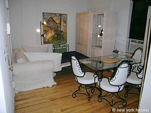 New York 2 Bedrooms apartment living room photo 18