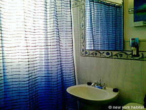 New York 2 Bedrooms roommate share apartment bathroom 1 photo 1