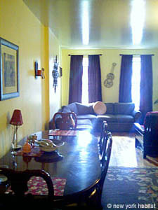 New York 2 Bedrooms roommate share apartment living room photo 4