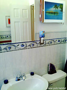 New York 2 Bedrooms roommate share apartment bathroom 1 photo 5