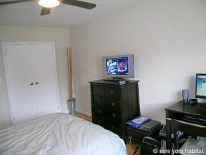 New York 1 Bedroom accommodation bedroom photo 17