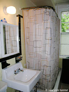 New York T4 - Triplex - Maison citadine appartements location vacances - salle d'eau 1 (NY-12362) photo 2 de 2