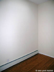 New York 5 Bedrooms - Triplex - Townhouse roommate share apartment - bedroom 1 (NY-12427) photo 1 of 3
