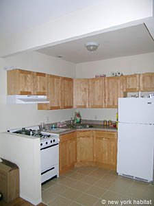 New York 5 Bedrooms - Triplex - Townhouse roommate share apartment - kitchen (NY-12427) photo 1 of 3