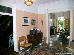 New York 1 Bedroom - Duplex - Townhouse apartment living room 1 photo 5