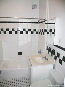 New York 2 Bedrooms unfurnished apartment rental bathroom 1 photo 9