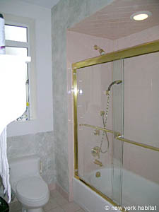 New York 3 Zimmer wohnungsvermietung - badezimmer 1 (NY-12471) photo 2 von 3