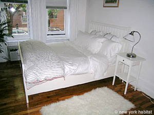 New York 2 Zimmer - Stadthaus wohnungsvermietung - schlafzimmer 1 (NY-12483) photo 2 von 4