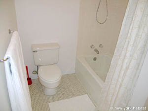 New York 2 Zimmer - Stadthaus wohnungsvermietung - badezimmer 1 (NY-12483) photo 1 von 3