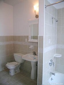 New York 2 Bedrooms unfurnished apartment rental bathroom 1 photo 12