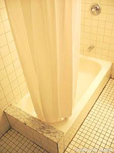 New York 1 Bedroom accommodation - bathroom (NY-12519) photo 2 of 2