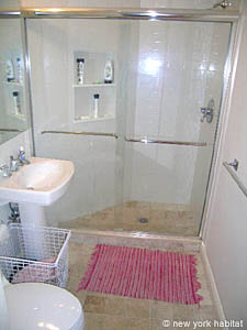 New York T3 - Duplex - Maison citadine appartements location vacances - salle d'eau 1 (NY-12532) photo 1 de 2
