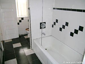 New York 4 Bedrooms - Townhouse unfurnished apartment rental bathroom 1 photo 2
