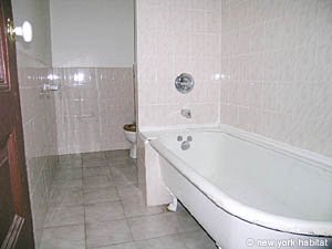 New York 4 Bedrooms - Townhouse unfurnished apartment rental bathroom 2 photo 9
