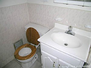 New York 4 Bedrooms - Townhouse unfurnished apartment rental bathroom 2 photo 11