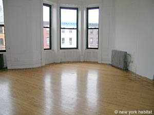 New York 4 Bedrooms - Townhouse unfurnished apartment rental living room photo 25