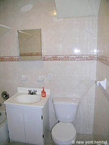 New York 2 Bedrooms - Townhouse unfurnished apartment rental bathroom 1 photo 14