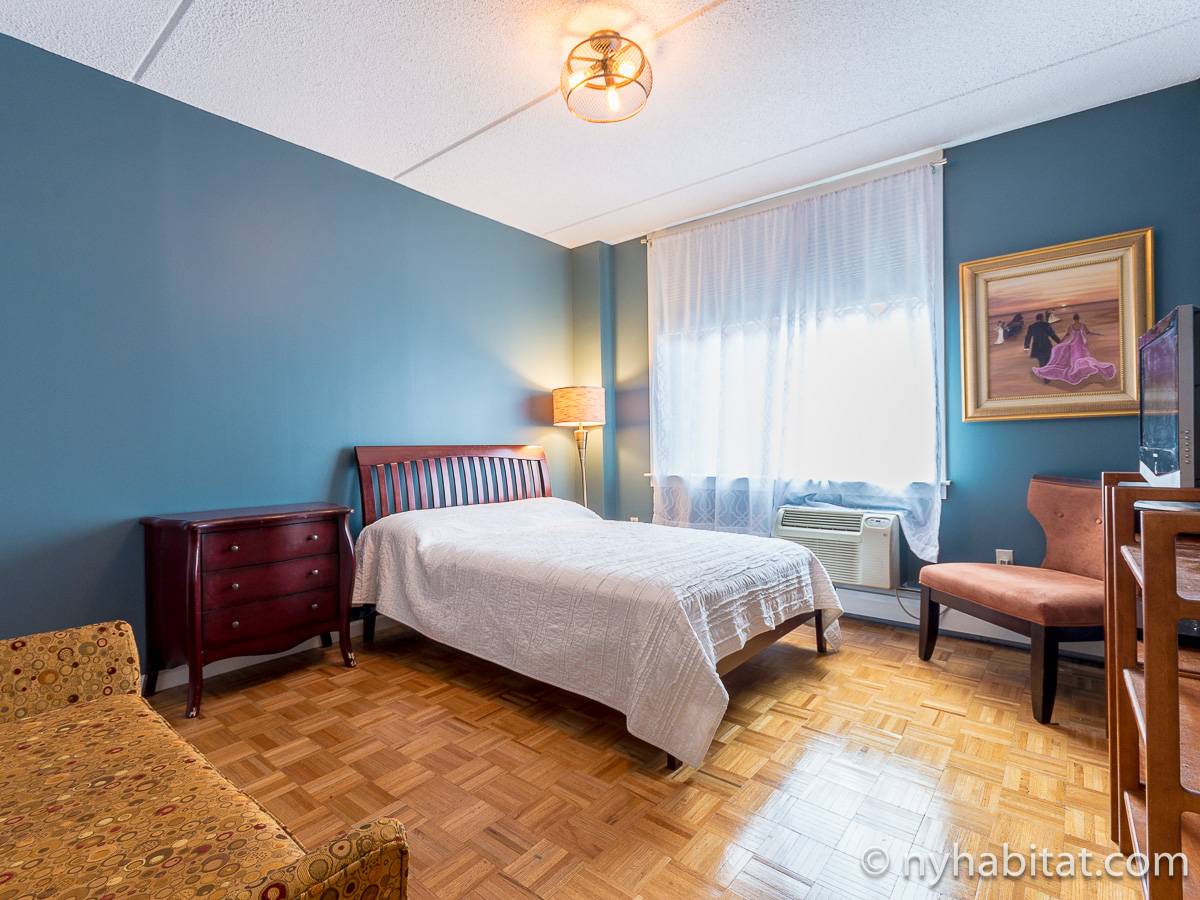 New York 3 Bedroom roommate share apartment - living room (NY-12639) photo 1 of 5