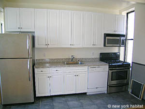 New York 3 Bedrooms unfurnished apartment rental kitchen photo 17
