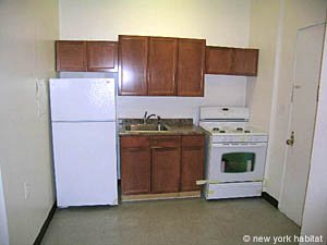 New York Studio unfurnished apartment rental kitchen photo 9