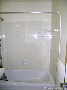 New York Studio unfurnished apartment rental bathroom photo 2
