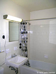 New York Studio unfurnished apartment rental bathroom photo 20