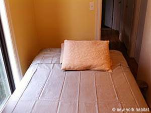 New York 3 Bedroom - Duplex accommodation - bedroom 3 (NY-12670) photo 2 of 2