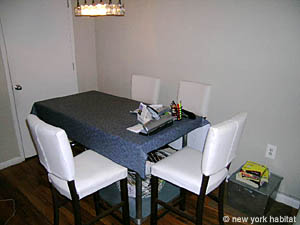 New York 2 Bedrooms apartment living room photo 13