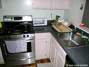 New York 2 Bedrooms apartment kitchen photo 17