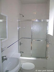 New York 2 Bedrooms unfurnished apartment rental bathroom 1 photo 9