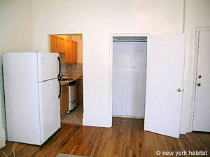 New York Studio unfurnished apartment rental kitchen photo 8
