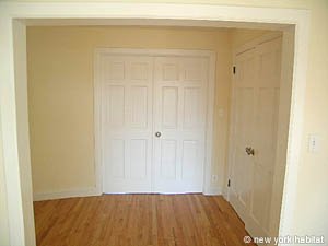 New York 2 Bedrooms unfurnished apartment rental living room photo 7