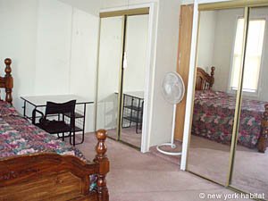 New York T4 - Triplex logements location appartements - chambre 1 (NY-12721) photo 4 de 7