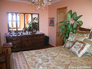 New York 2 Bedroom roommate share apartment - bedroom 1 (NY-12748) photo 2 of 4