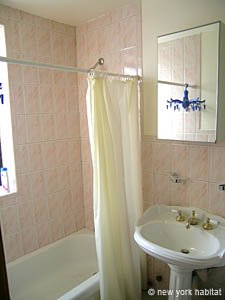 New York 2 Bedroom - Duplex apartment - bathroom 1 (NY-12779) photo 2 of 4