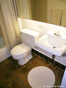 New York Studio accommodation - bathroom (NY-12783) photo 1 of 4
