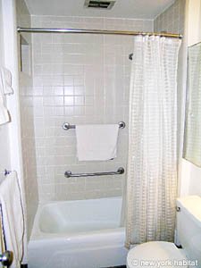 New York Studio accommodation - bathroom (NY-12783) photo 2 of 4