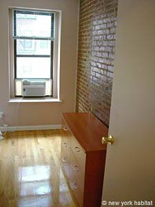 New York 1 Bedroom accommodation - bedroom (NY-12801) photo 4 of 4