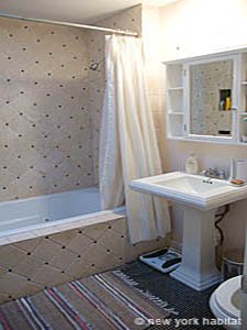 New York 3 Zimmer - Duplex wohnungsvermietung - badezimmer 1 (NY-12808) photo 1 von 5