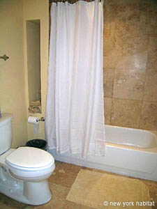 New York 3 Zimmer - Duplex - Stadthaus ferienwohnung - badezimmer 1 (NY-12847) photo 1 von 3
