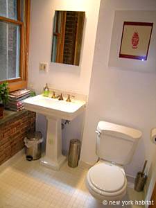 New York T2 - Duplex appartement location vacances - salle d'eau (NY-12849) photo 2 sur 3