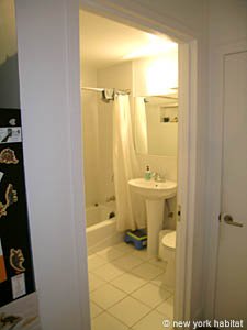 New York 3 Zimmer - Loft wohnungsvermietung - badezimmer 1 (NY-12863) photo 2 von 5