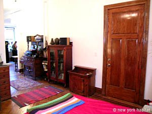 New York Studio accommodation - living room (NY-12940) photo 5 of 6