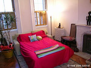 New York Studio accommodation - living room (NY-12940) photo 3 of 6