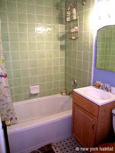 New York Studio accommodation - bathroom (NY-12940) photo 1 of 2