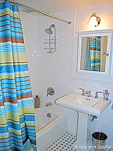 New York 1 Bedroom accommodation - bathroom (NY-12944) photo 2 of 2