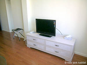New York 2 Bedroom apartment - living room (NY-14027) photo 4 of 7