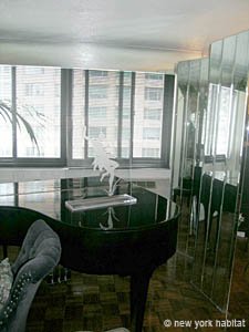 New York 2 Bedroom roommate share apartment - living room (NY-14039) photo 4 of 11